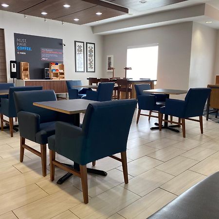 Holiday Inn Express - Eunice By Ihg Экстерьер фото
